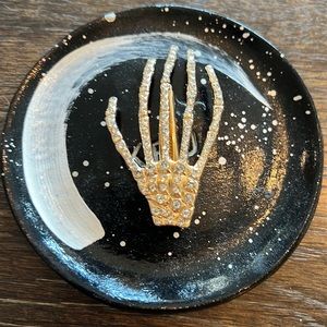 Gold Diamond skeleton hand hair pin (1 piece)